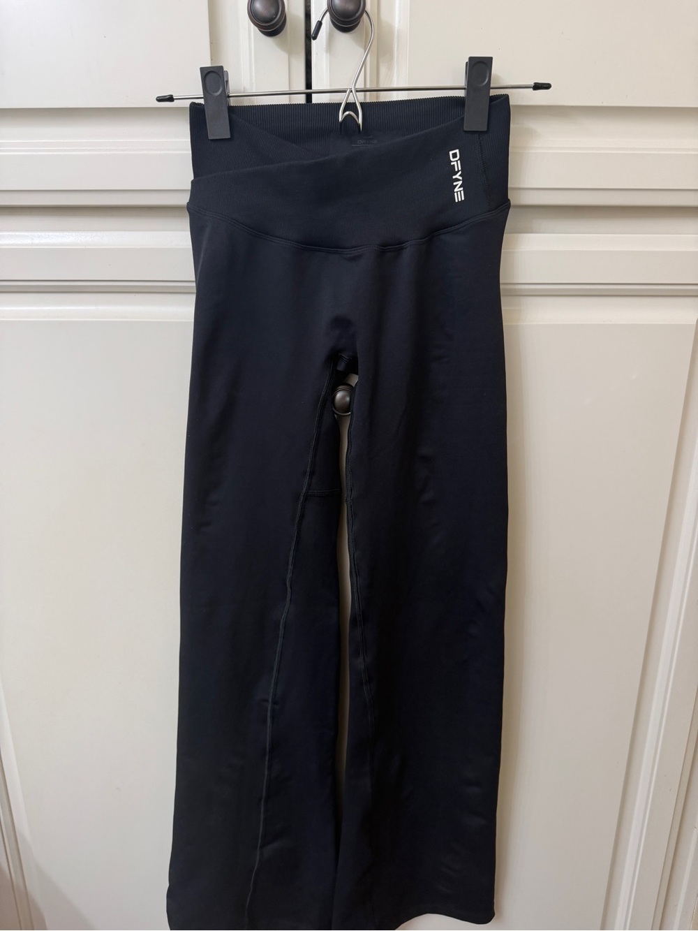 DFYNE Women's Black Vision Flare size small short